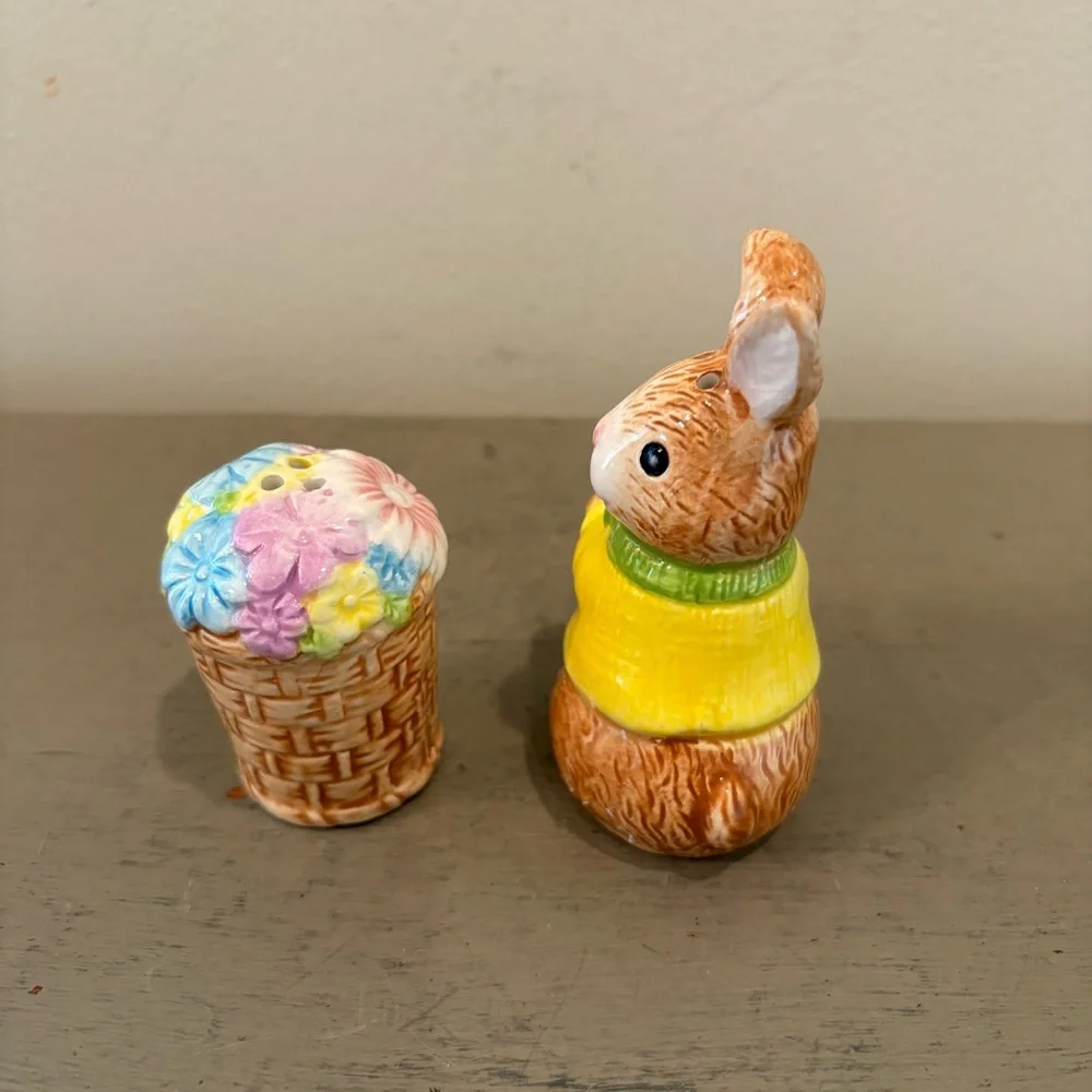 Pier 1 Ceramic Easter Bunny And Flower Basket Salt And Pepper Shakers